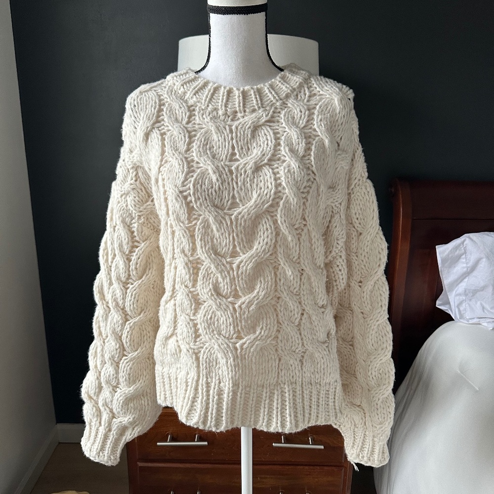 White Fox Ivory Cable Knit Chunky Crew Neck Sweater - Size XS/S